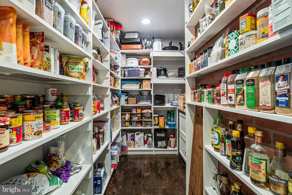 864 MONTEITH DRIVE