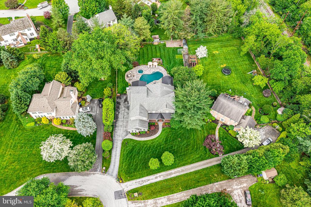 864 MONTEITH DRIVE