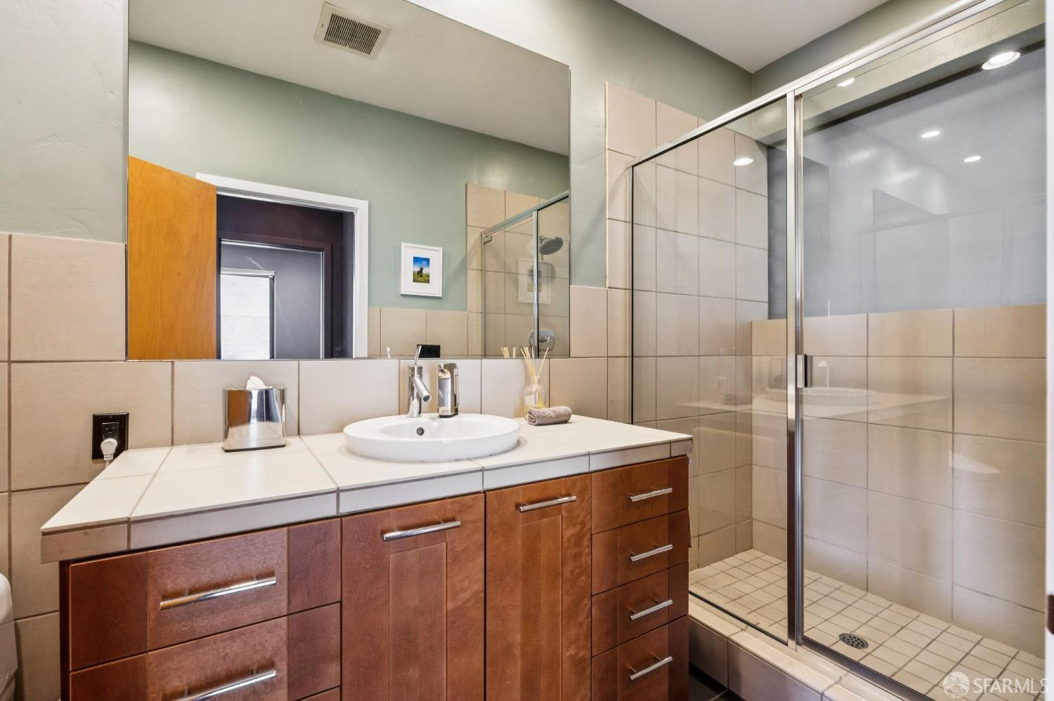 6353 Skyline Boulevard