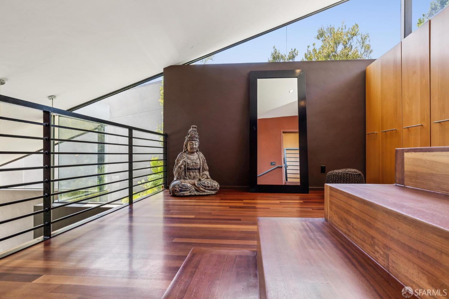 6353 Skyline Boulevard