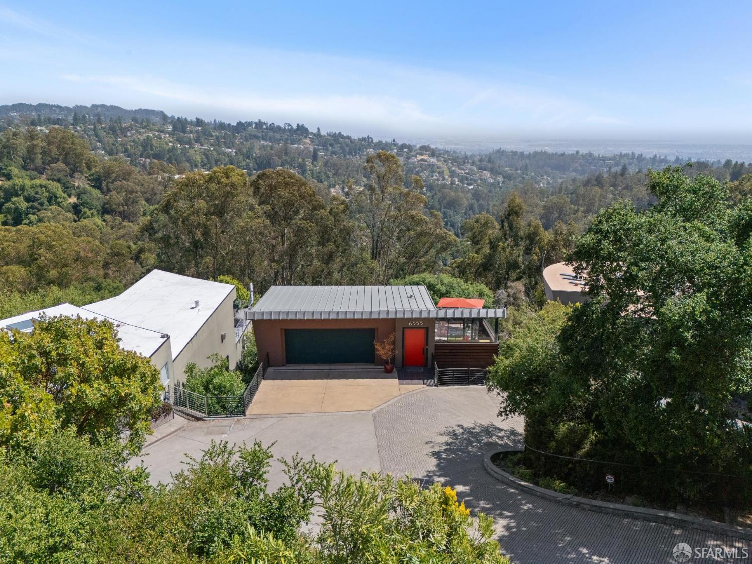 6353 Skyline Boulevard