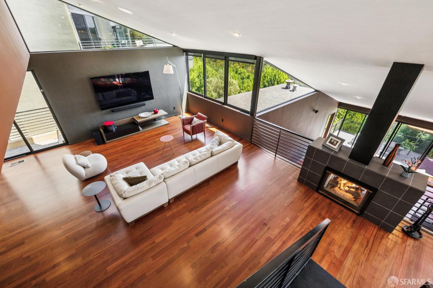 6353 Skyline Boulevard