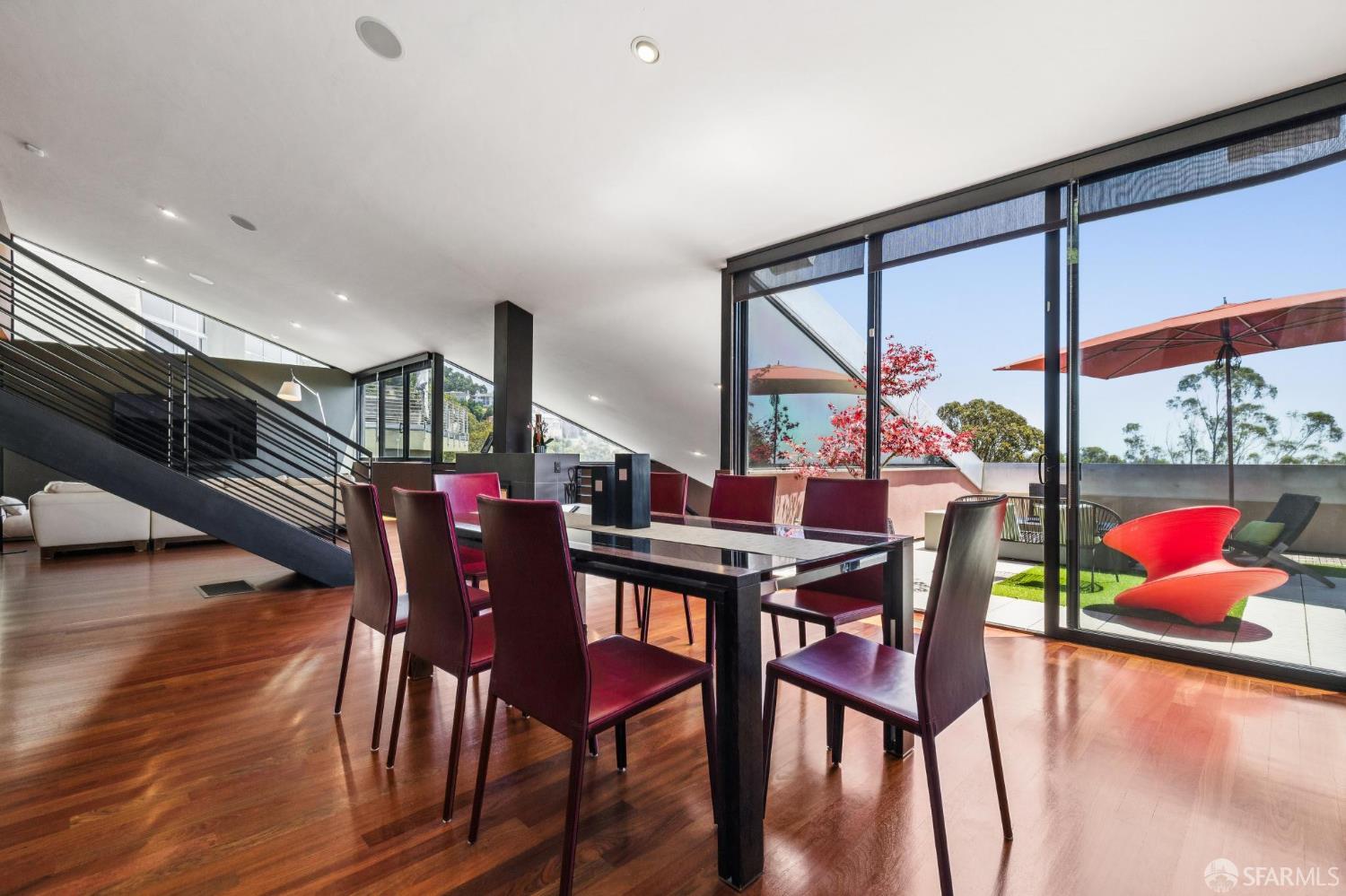 6353 Skyline Boulevard