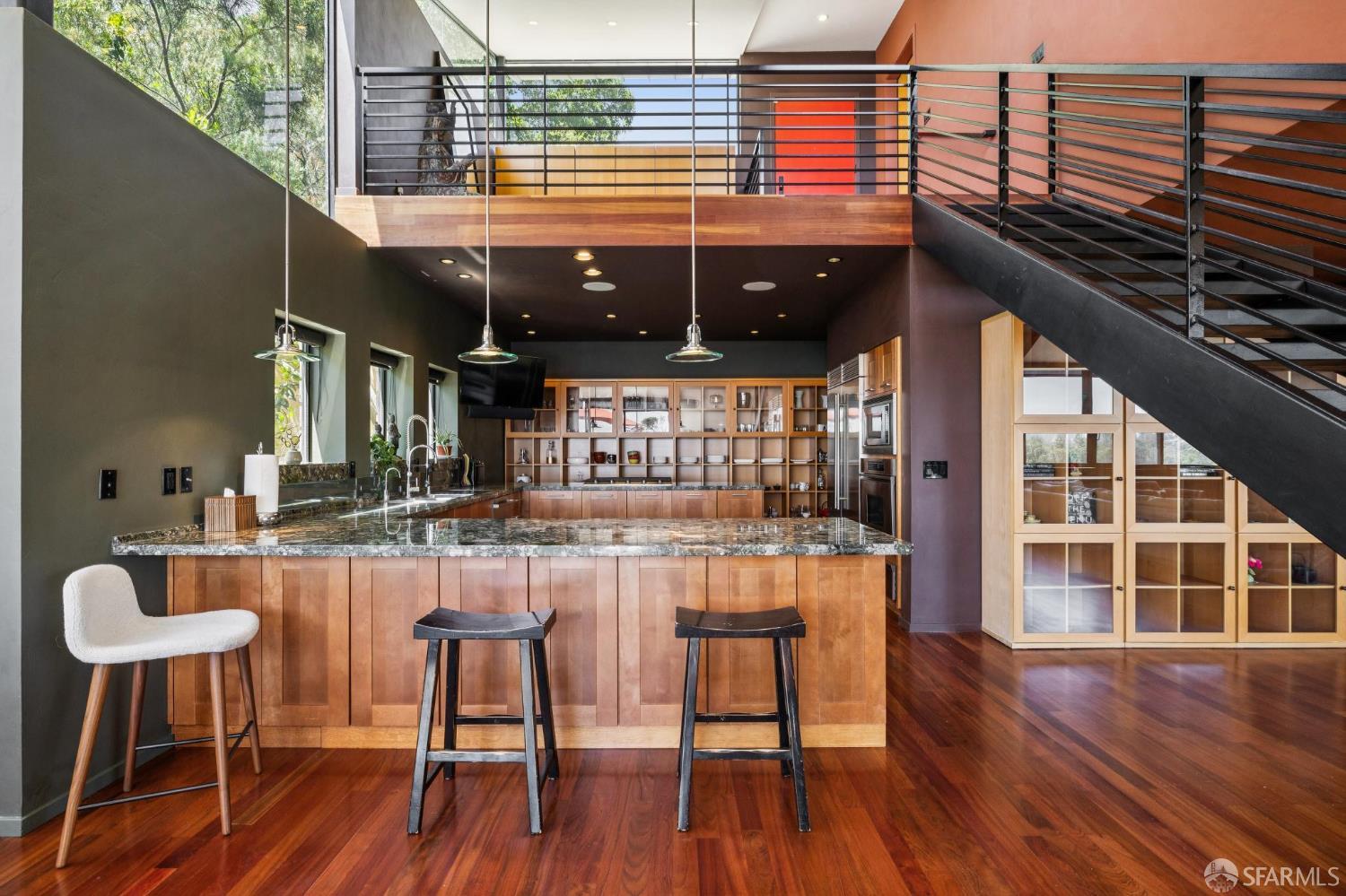 6353 Skyline Boulevard