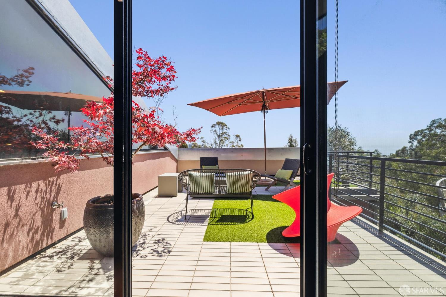 6353 Skyline Boulevard