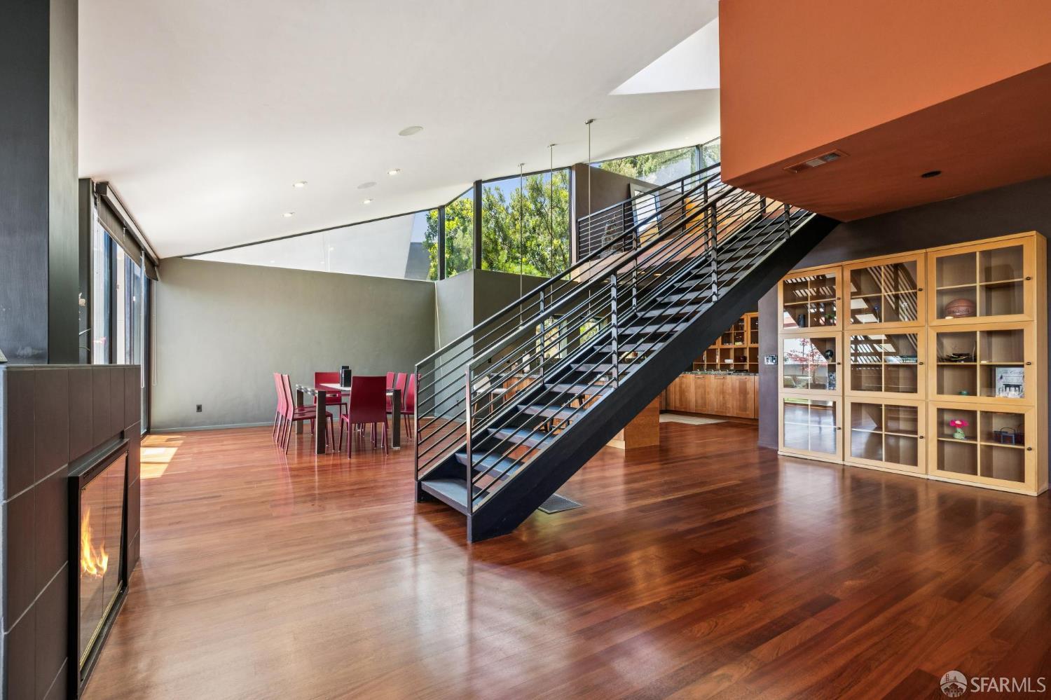 6353 Skyline Boulevard