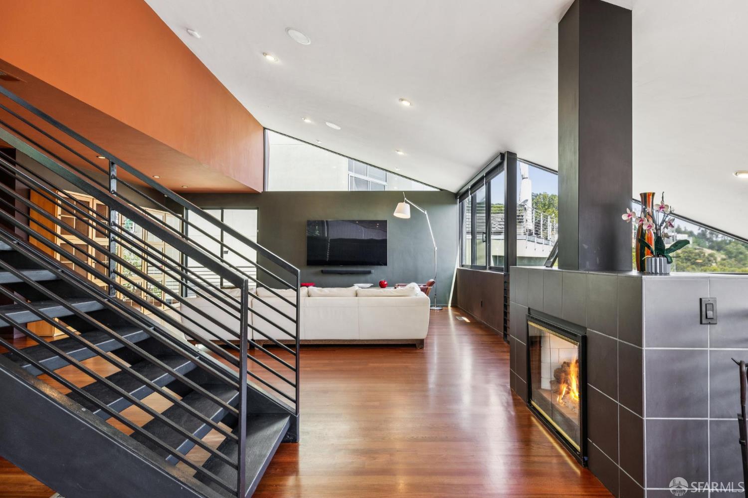 6353 Skyline Boulevard