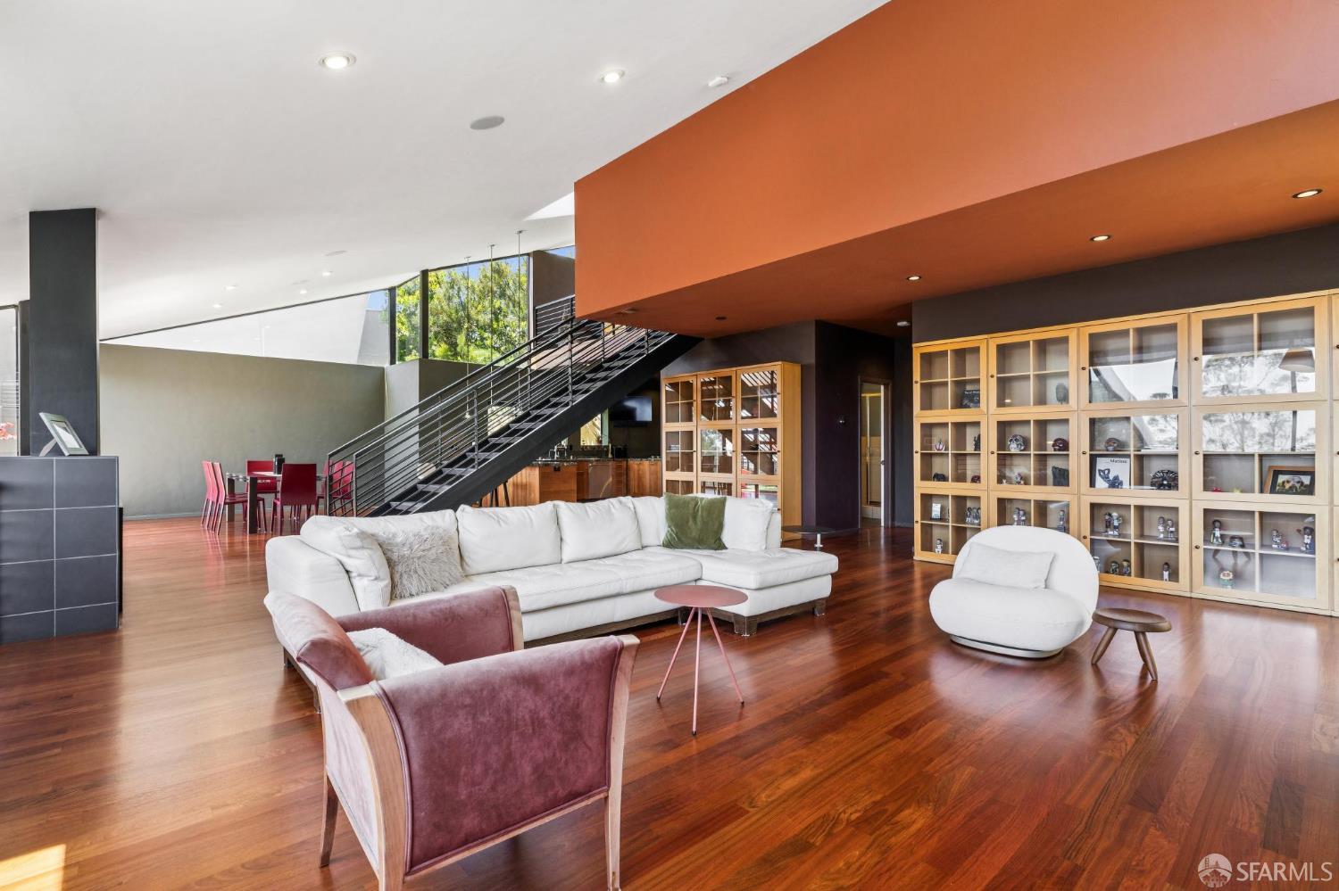 6353 Skyline Boulevard