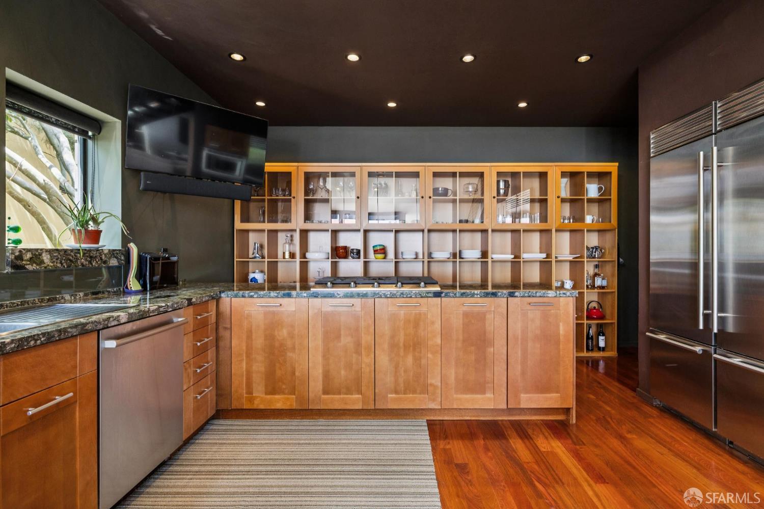 6353 Skyline Boulevard