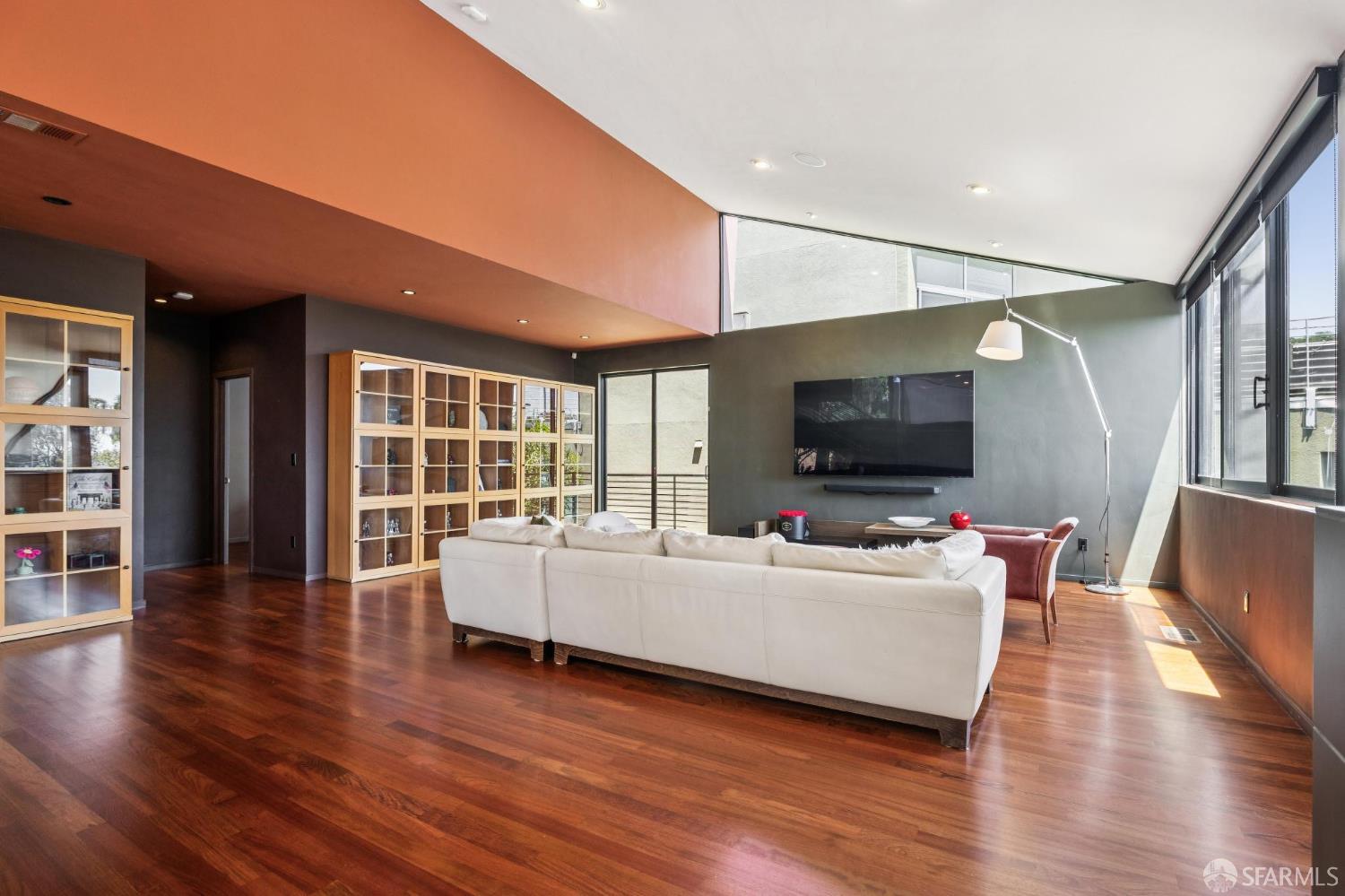 6353 Skyline Boulevard