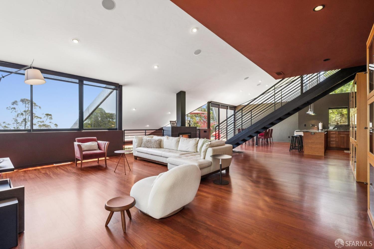 6353 Skyline Boulevard