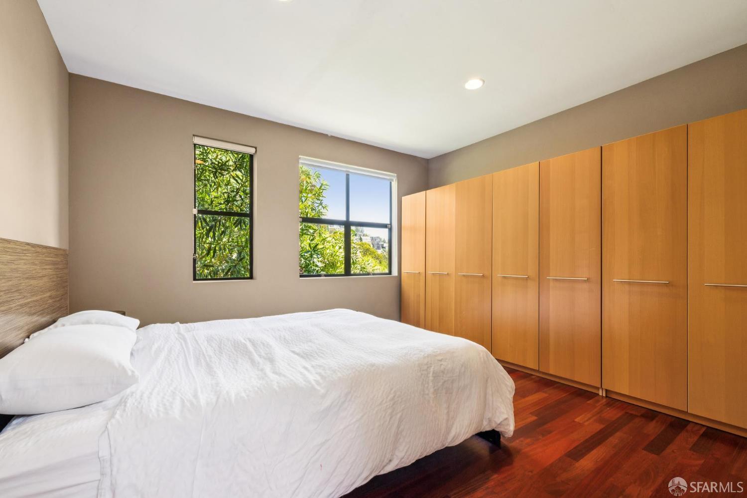 6353 Skyline Boulevard