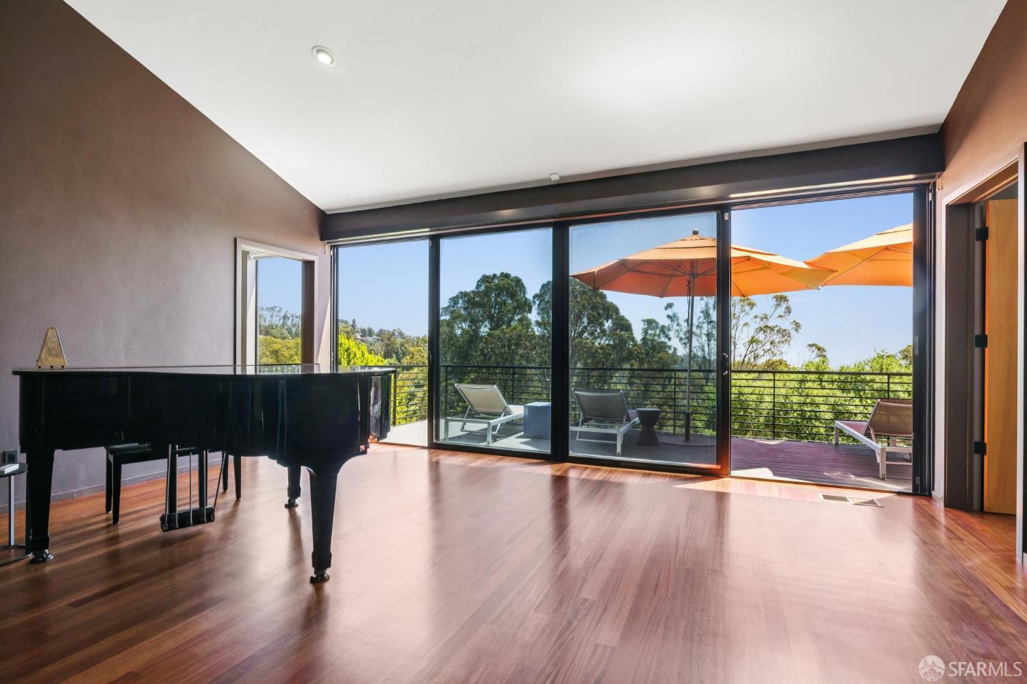 6353 Skyline Boulevard