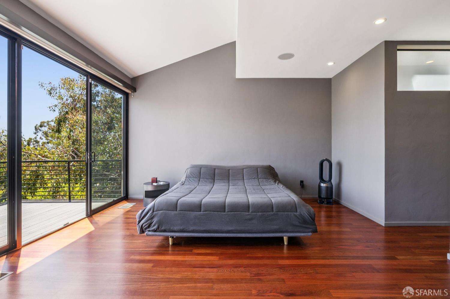 6353 Skyline Boulevard