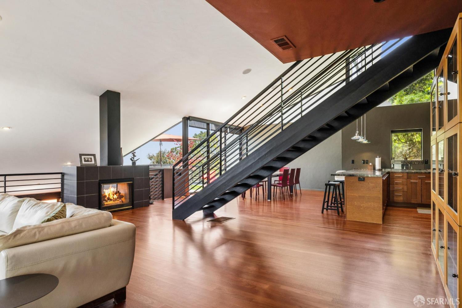 6353 Skyline Boulevard