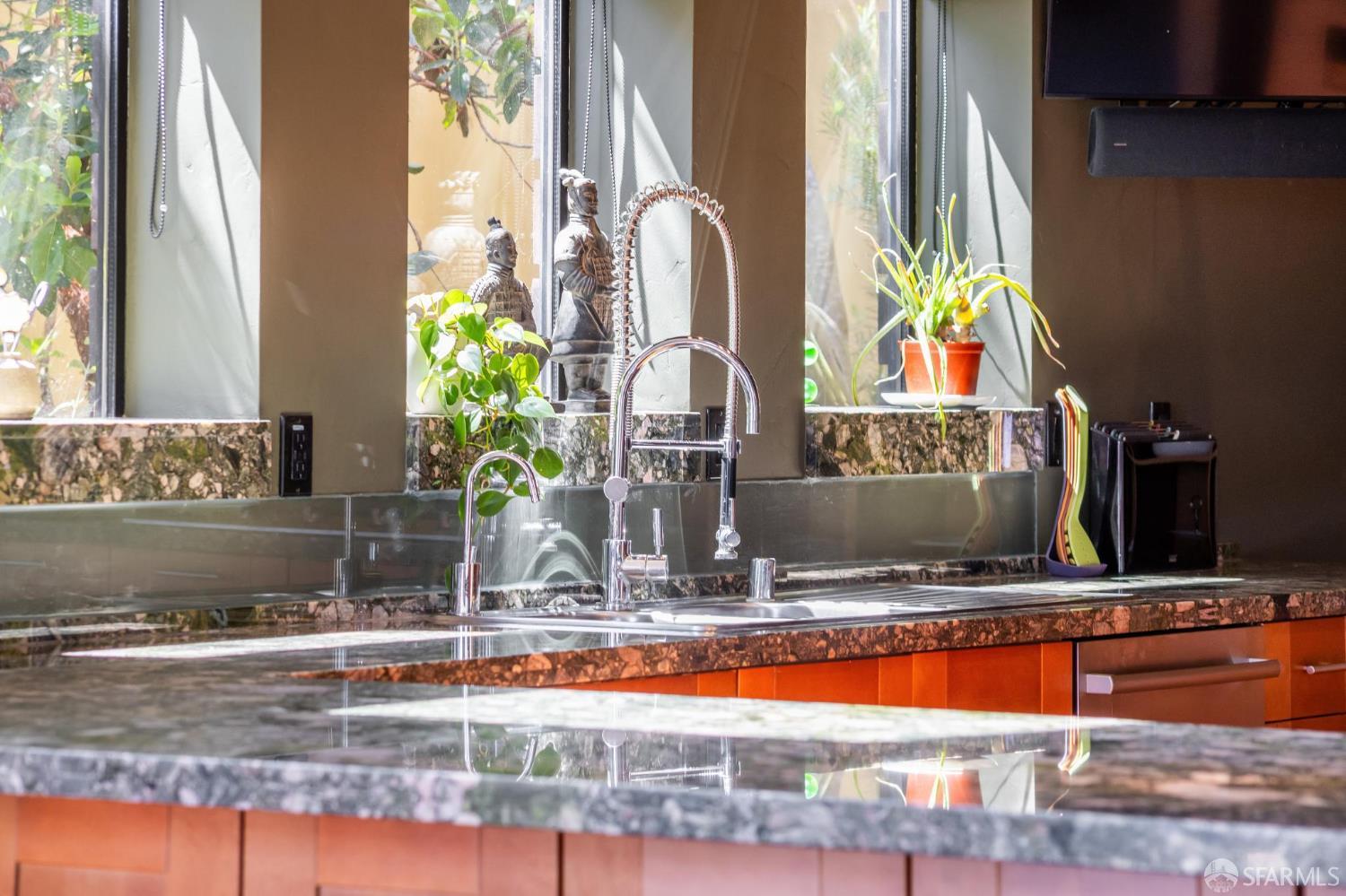 6353 Skyline Boulevard