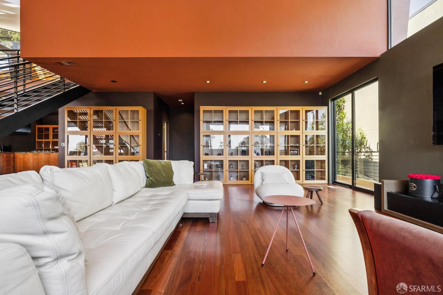 6353 Skyline Boulevard