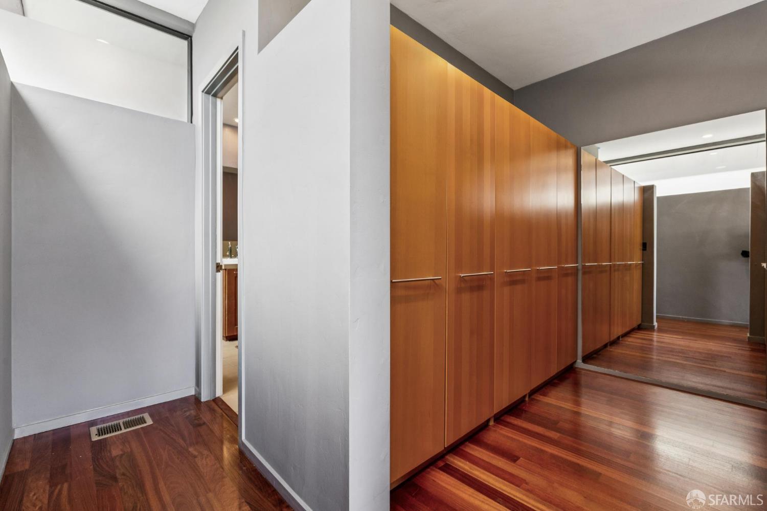 6353 Skyline Boulevard