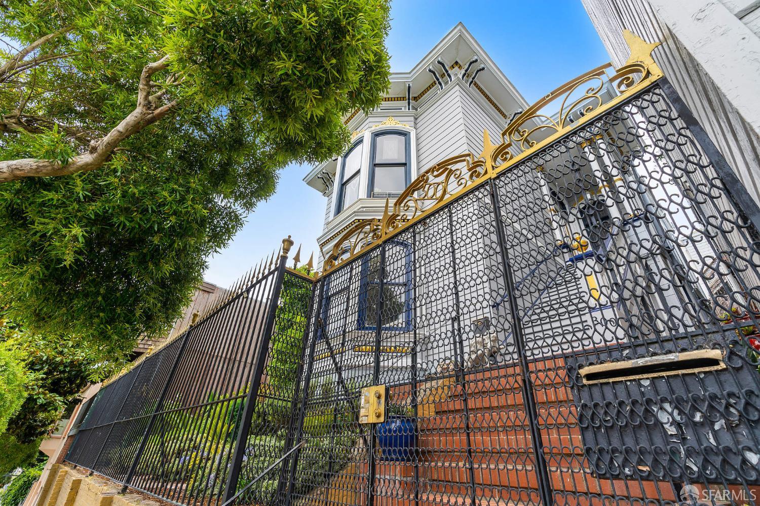 300 Castro Street
