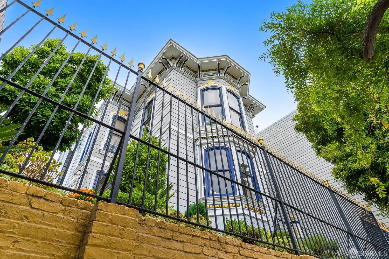 300 Castro Street