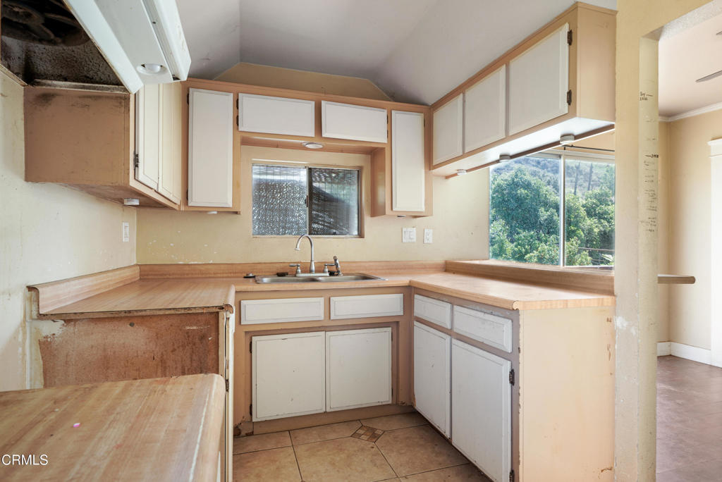 1407 Goodenough Road