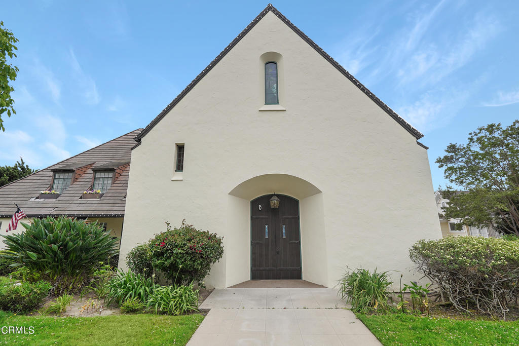 738 E Santa Paula Street