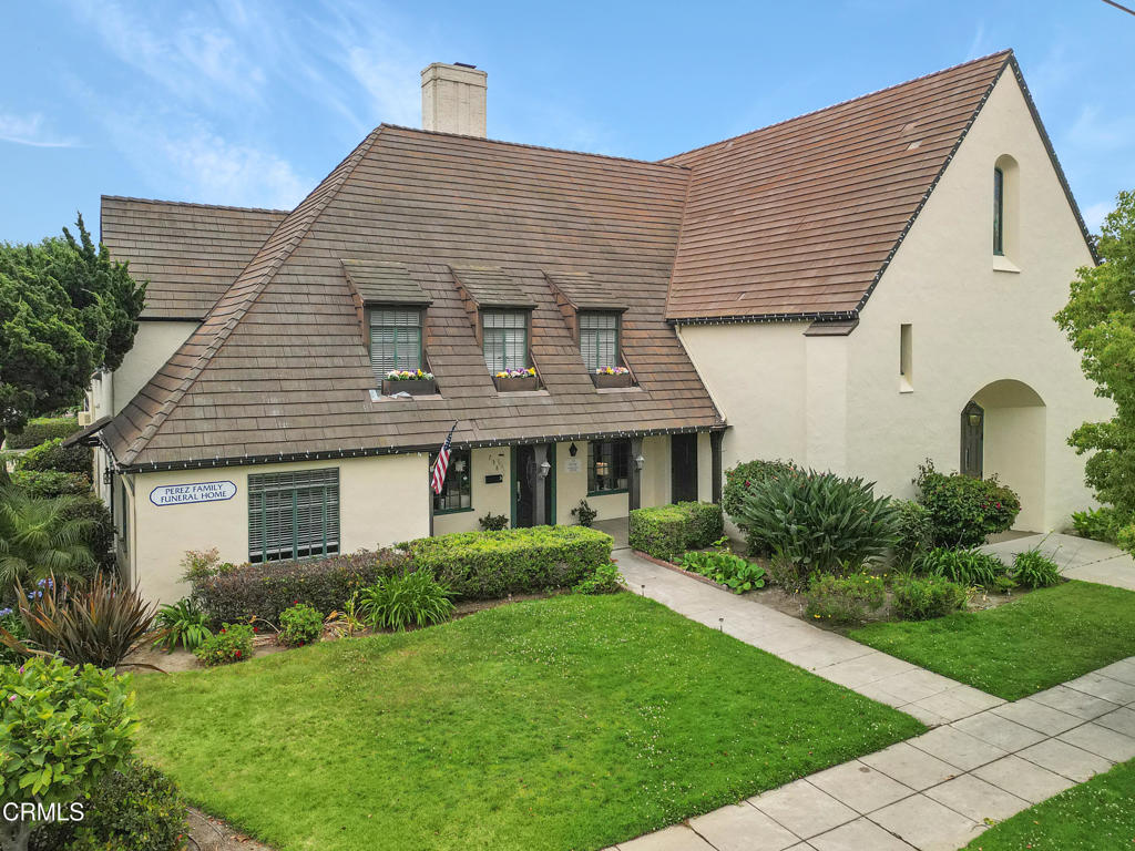 738 E Santa Paula Street