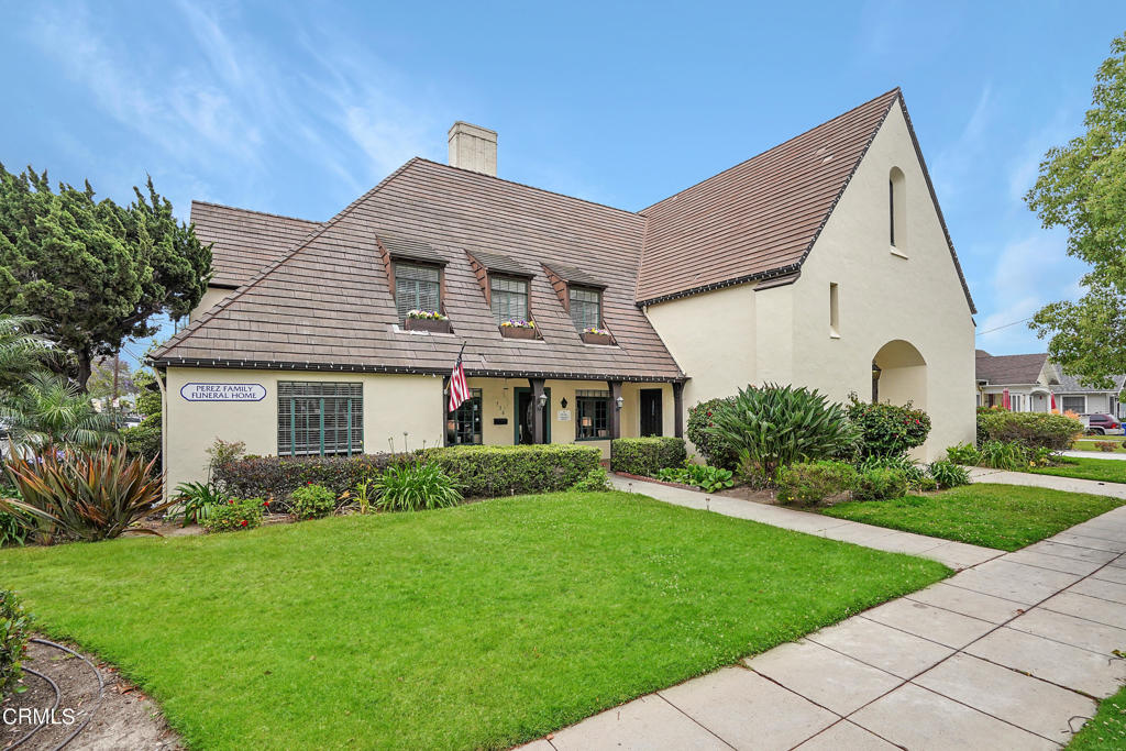 738 E Santa Paula Street