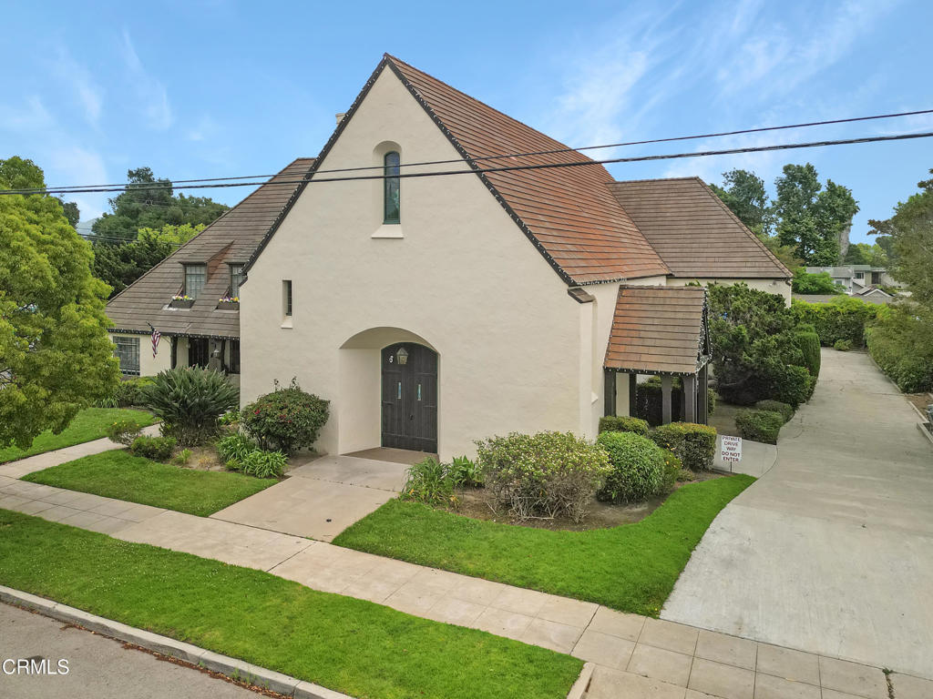738 E Santa Paula Street