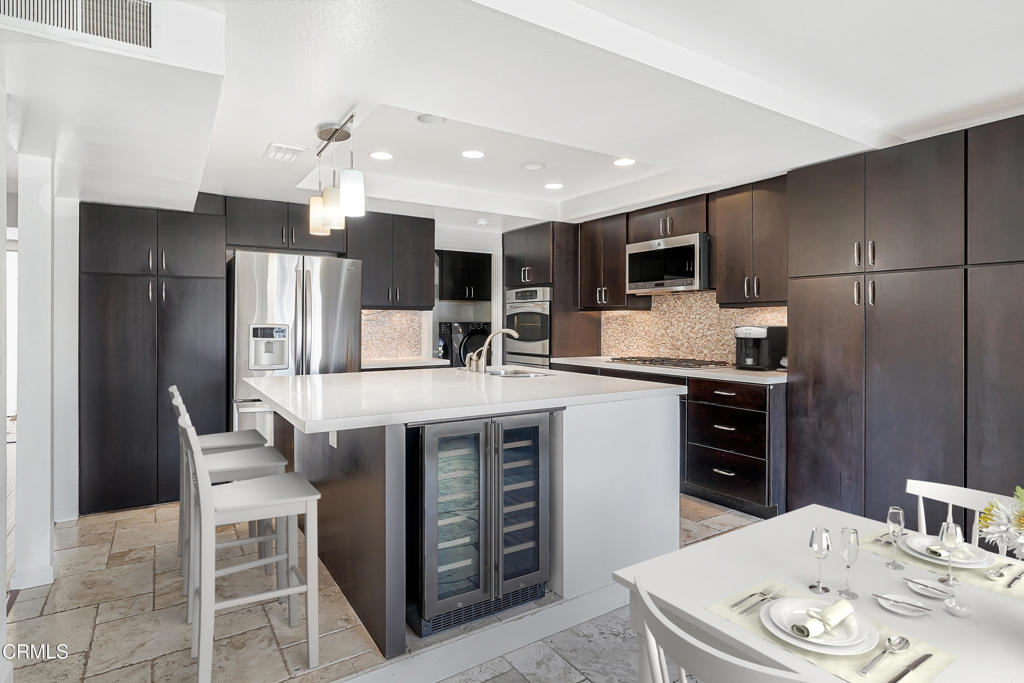 2010 Kingsbridge Way