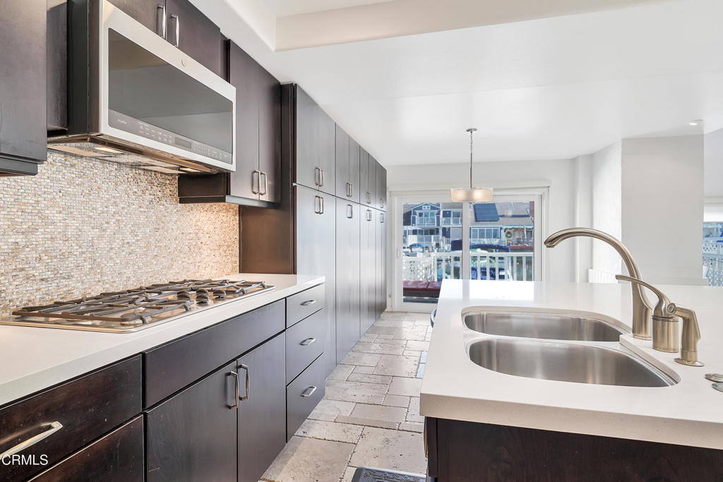 2010 Kingsbridge Way