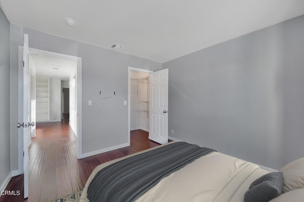 2010 Kingsbridge Way