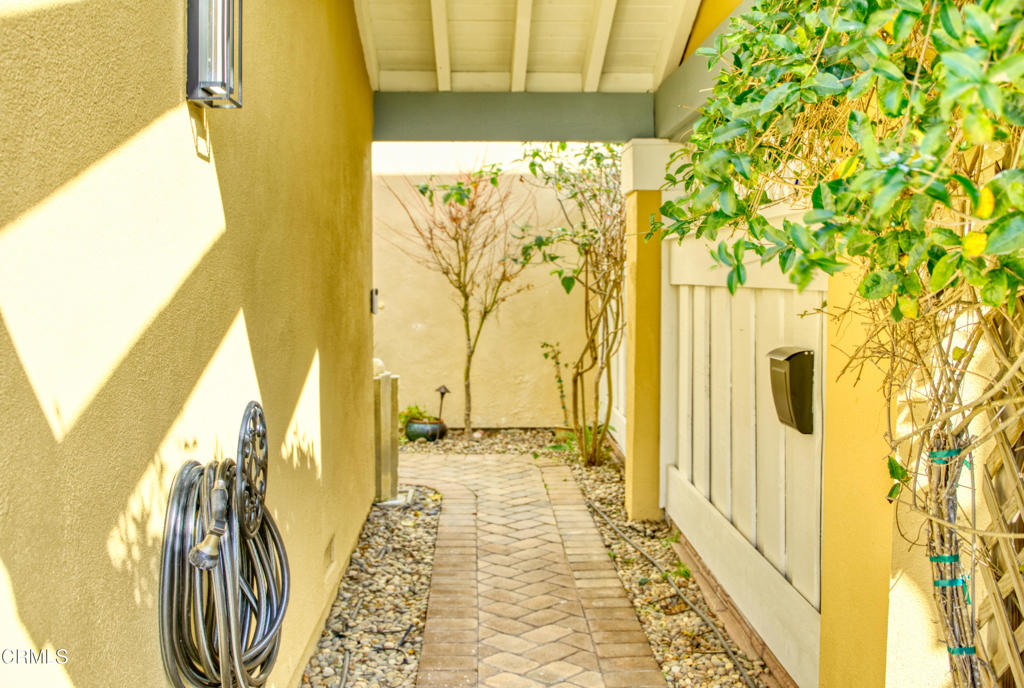 2010 Kingsbridge Way