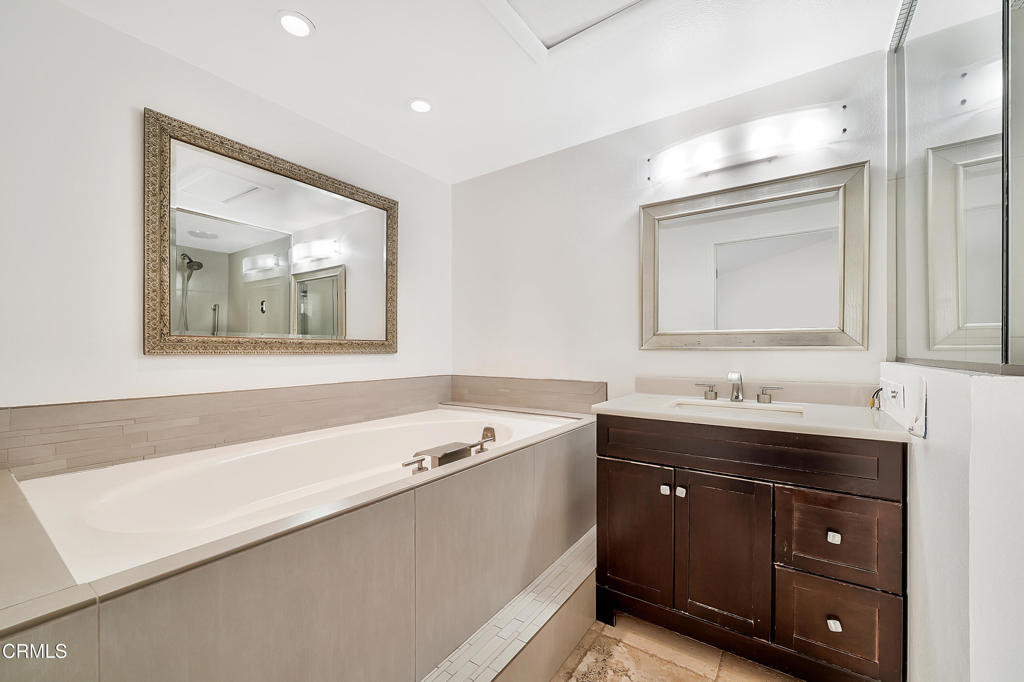 2010 Kingsbridge Way