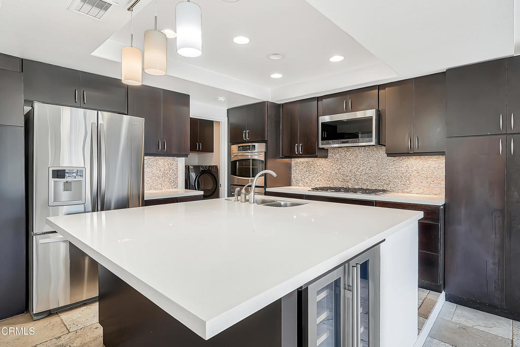 2010 Kingsbridge Way