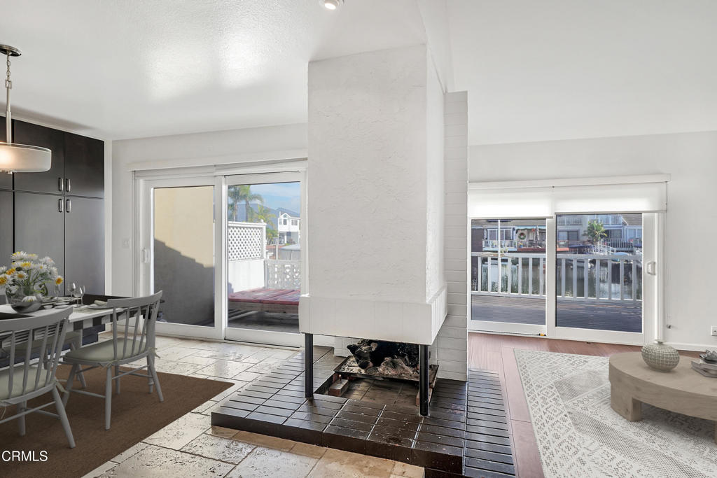 2010 Kingsbridge Way