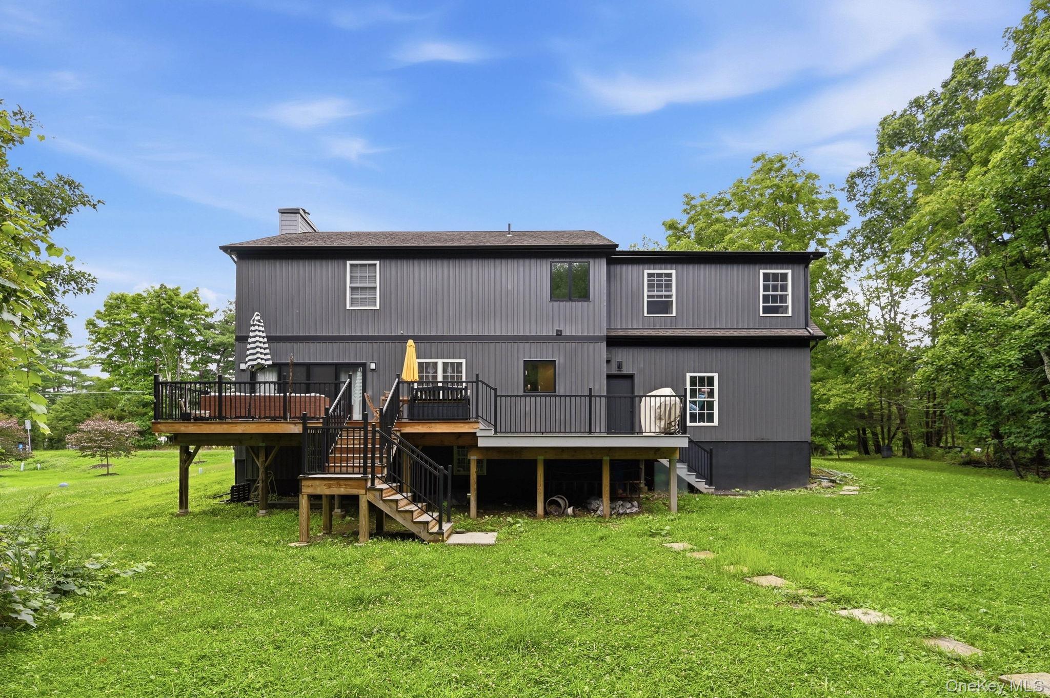 210 Howells Turnpike
