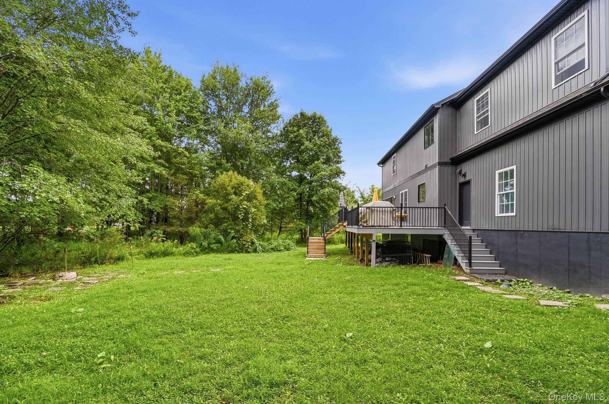 210 Howells Turnpike