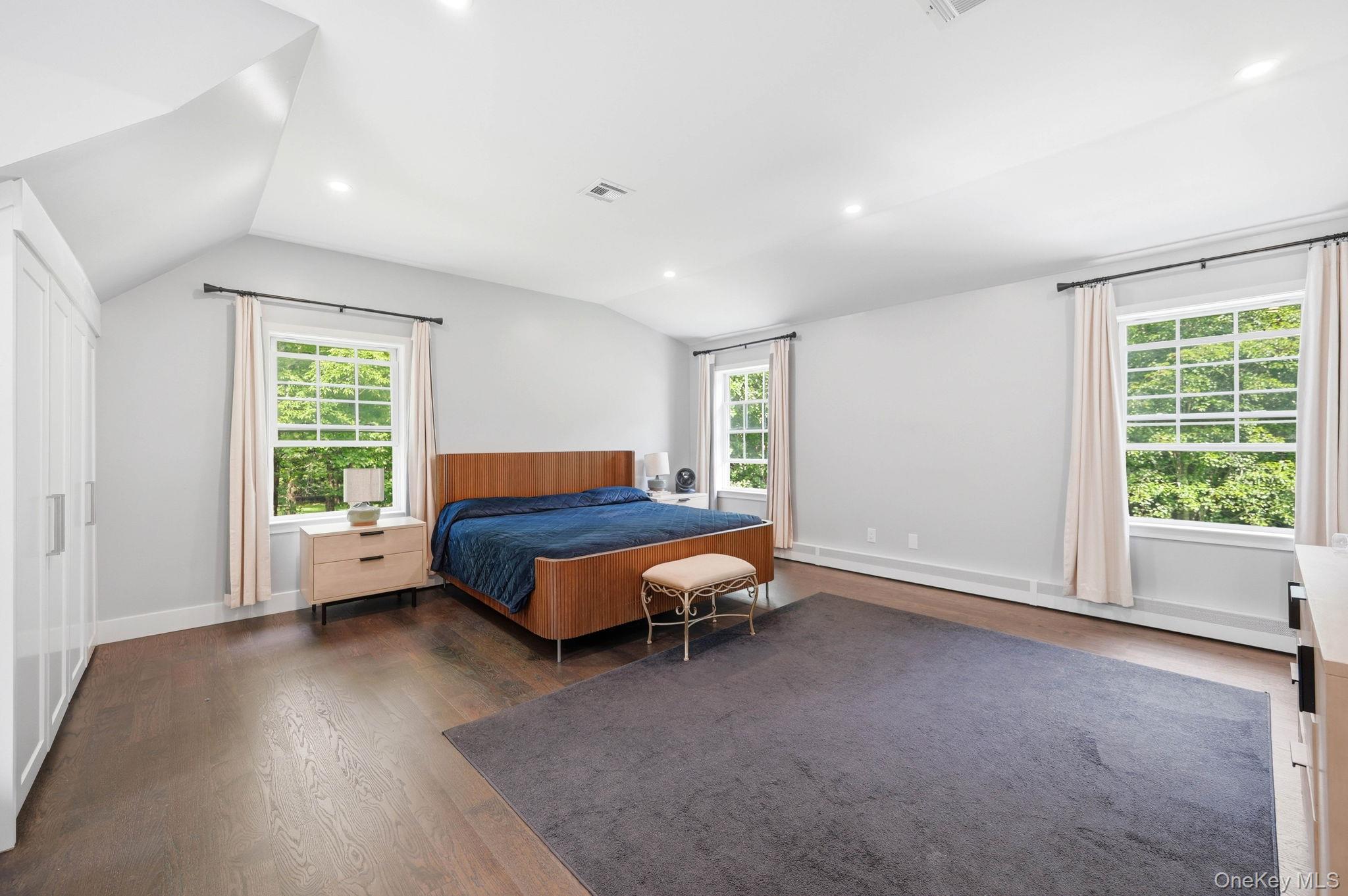 210 Howells Turnpike
