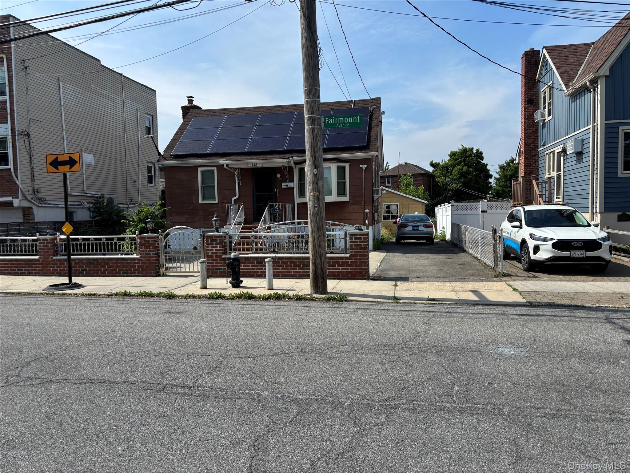 3251 Fairmount Ave