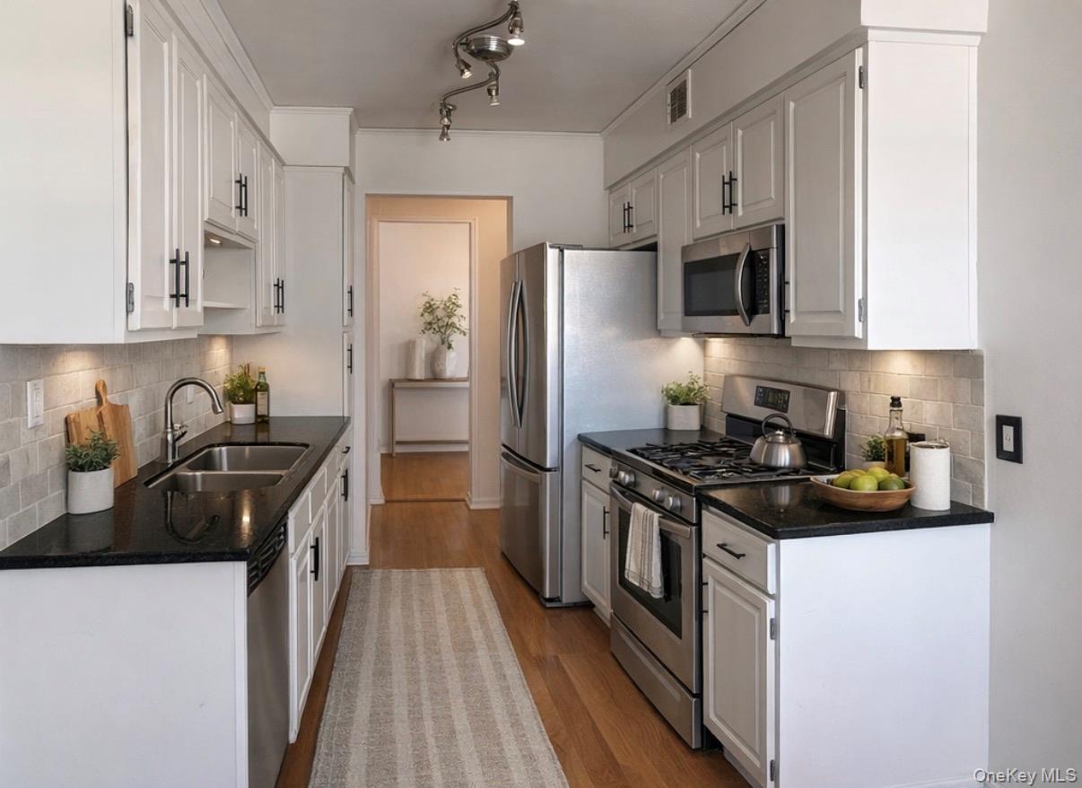 7 Essex Lane Unit: B3