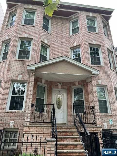34 Court House Place 5