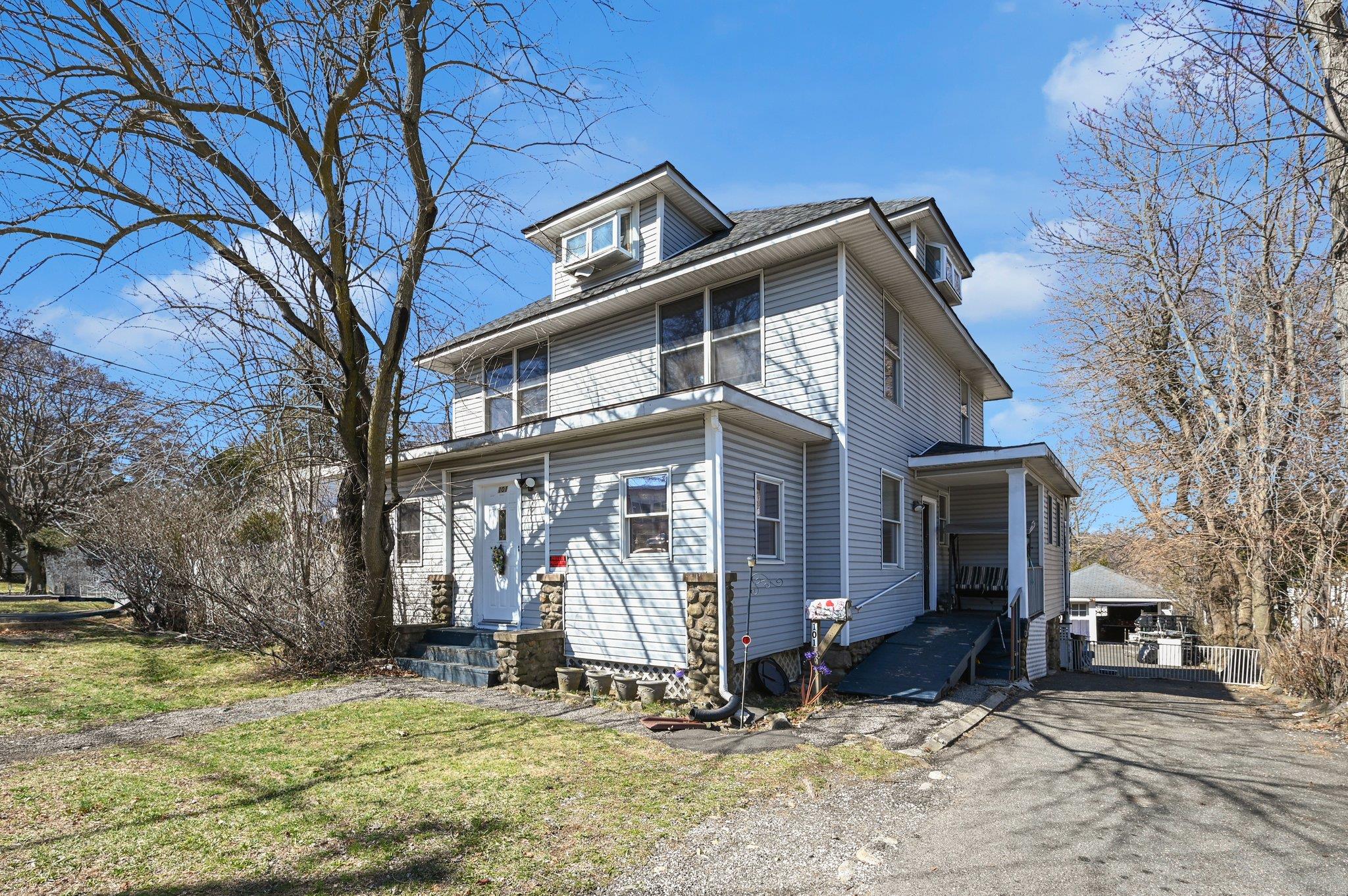 101 W Washington Avenue