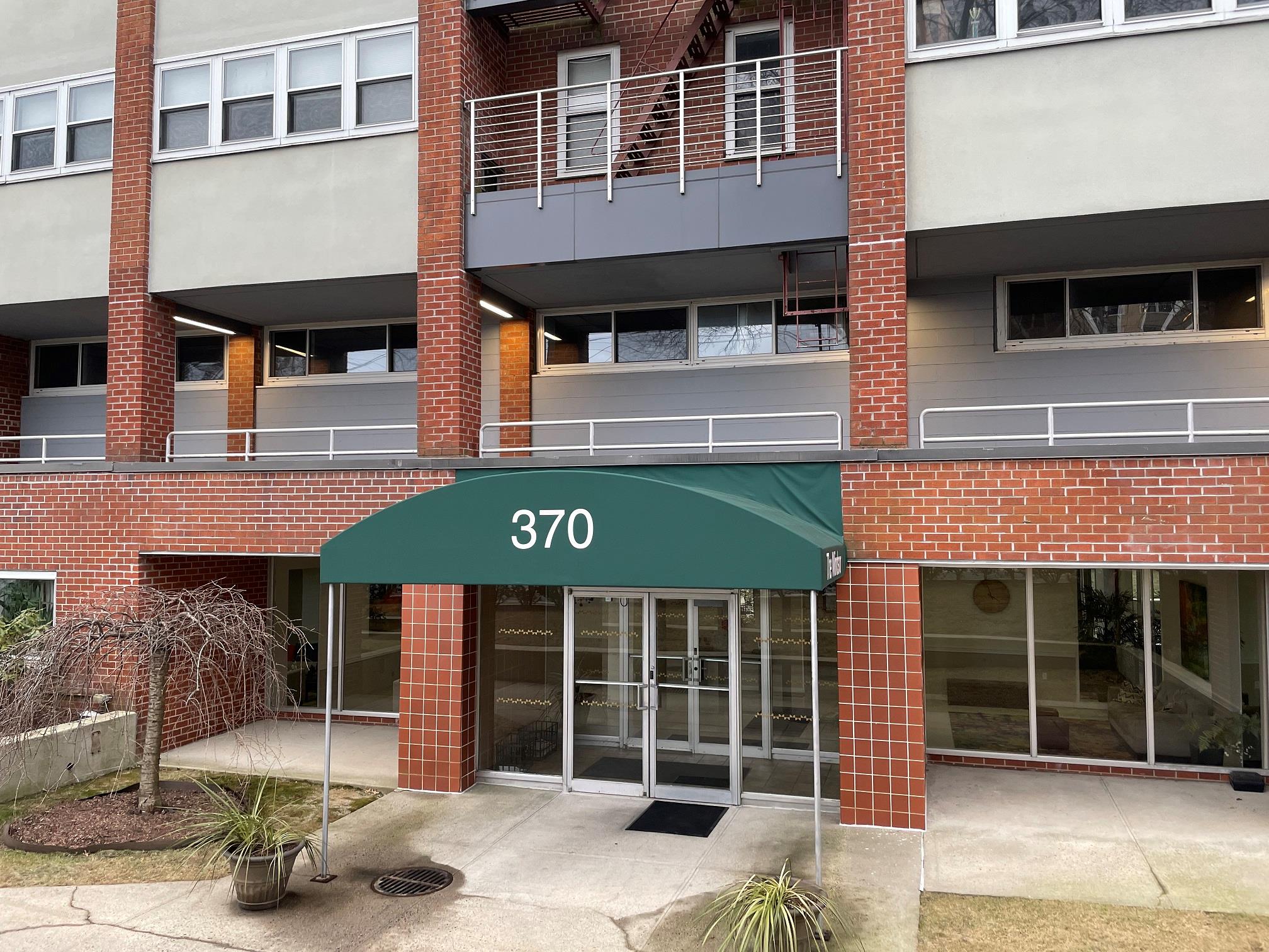 370 Westchester Avenue Unit: 3K