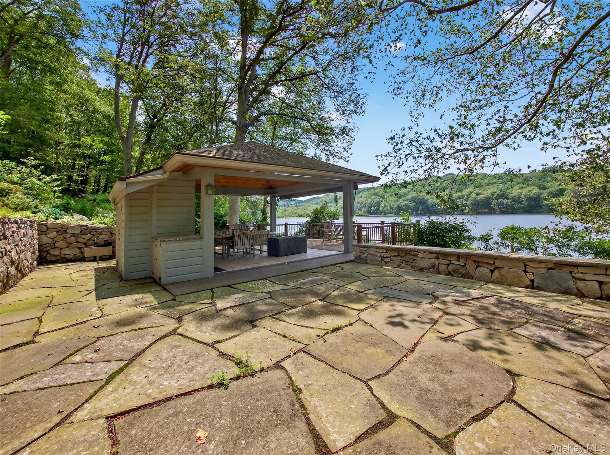 6 Old Cranberry Road