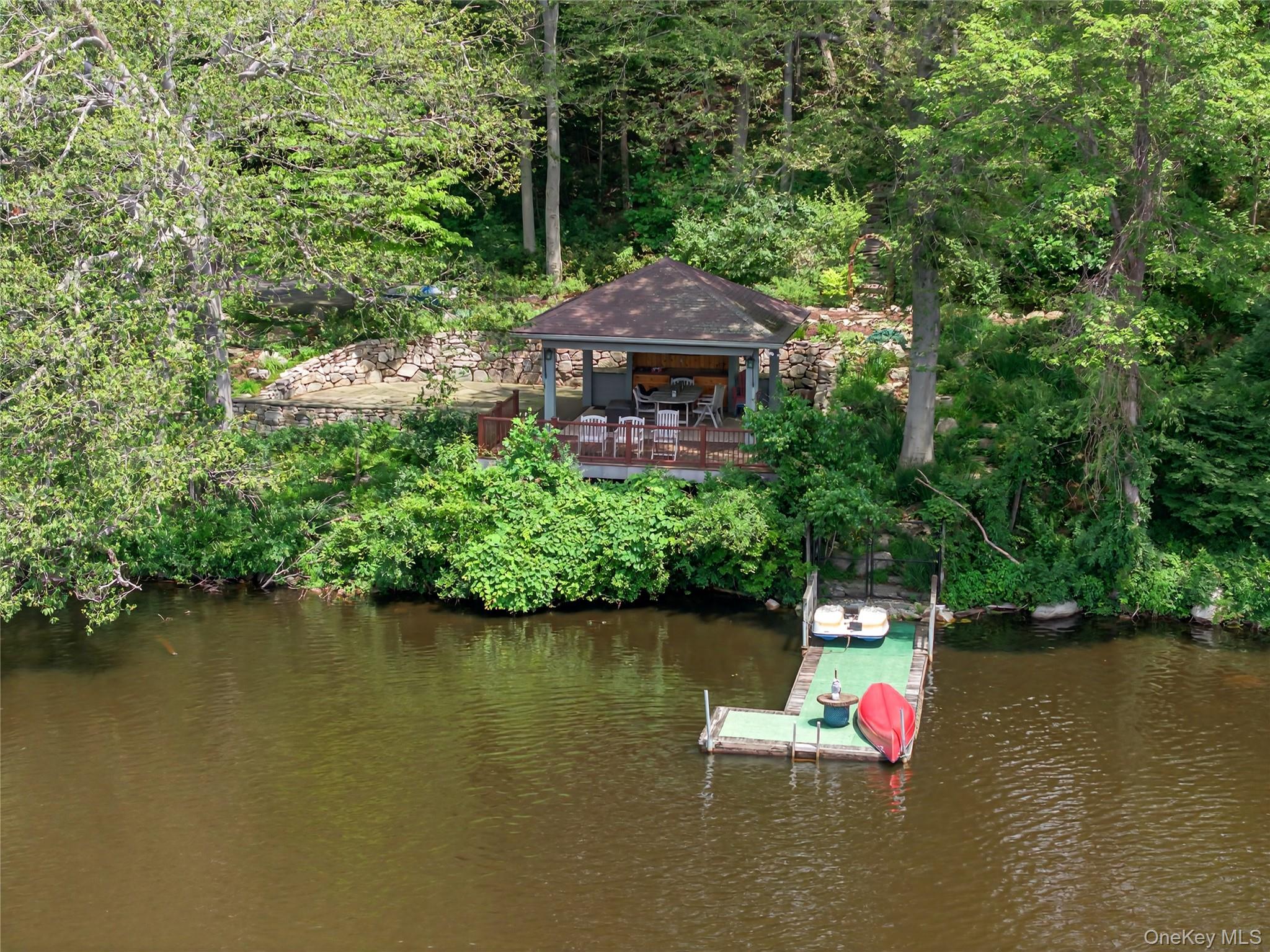 6 Old Cranberry Road
