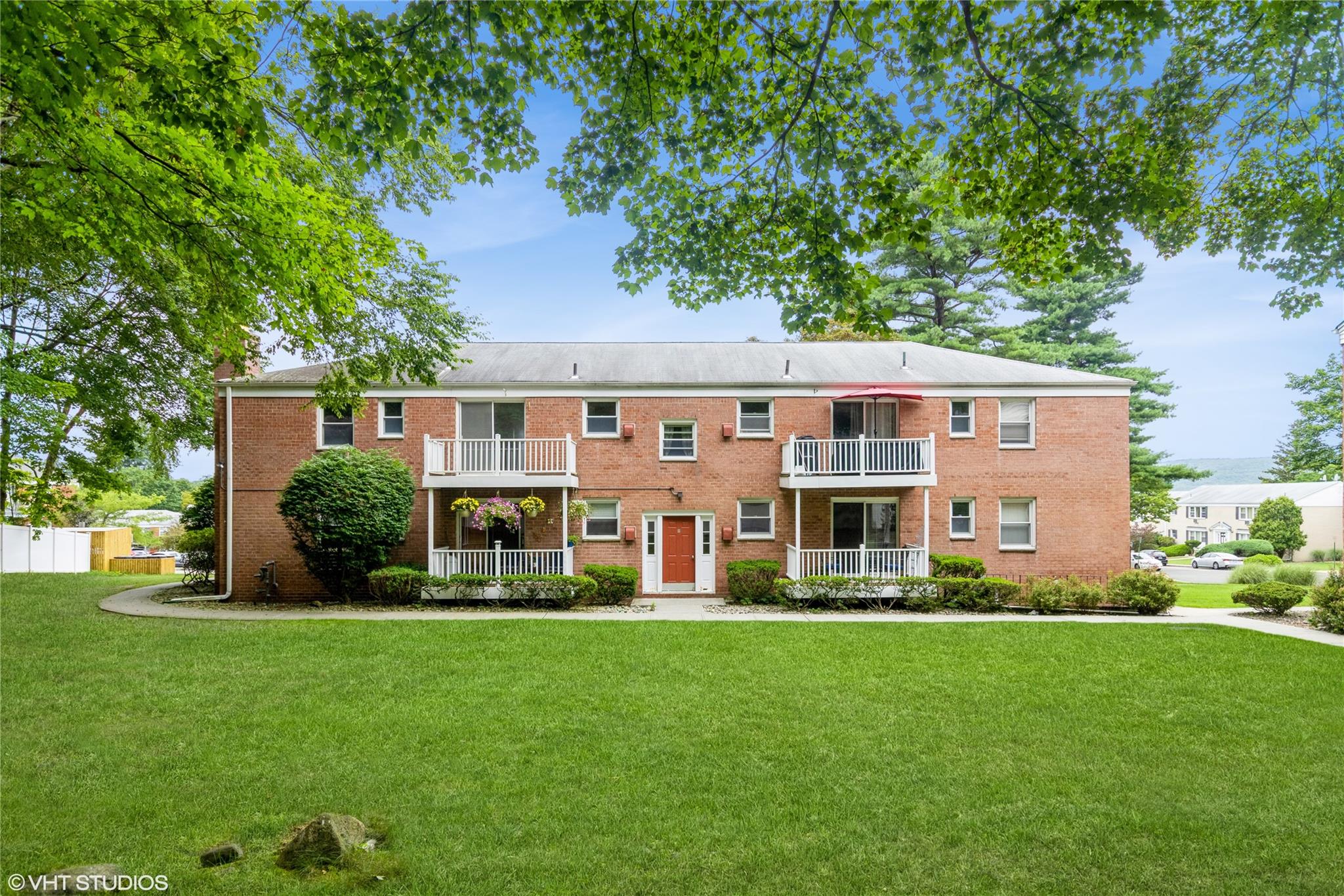 11 Lenox Court Unit: 1004