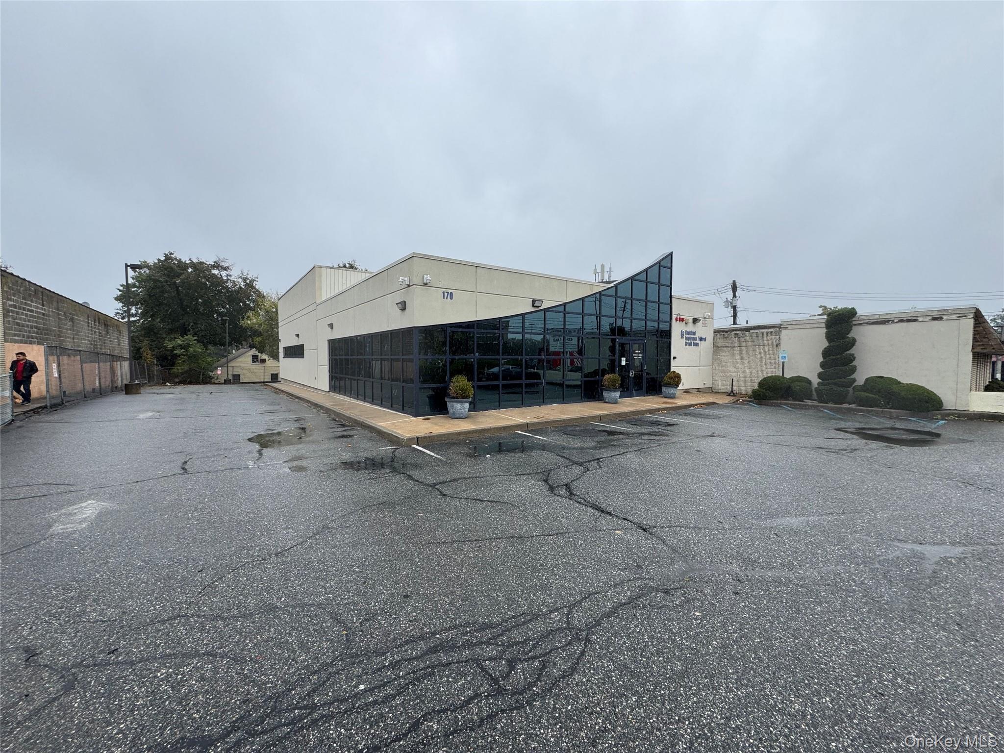 170 Route 59
