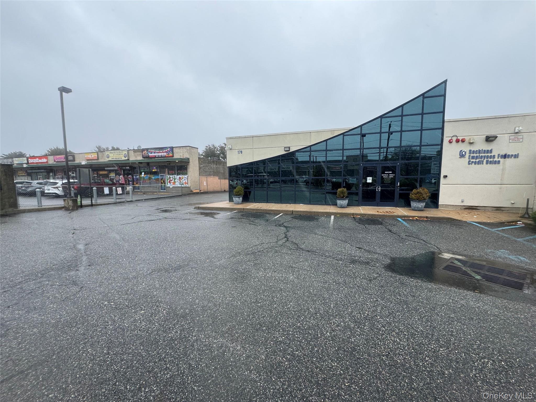 170 Route 59