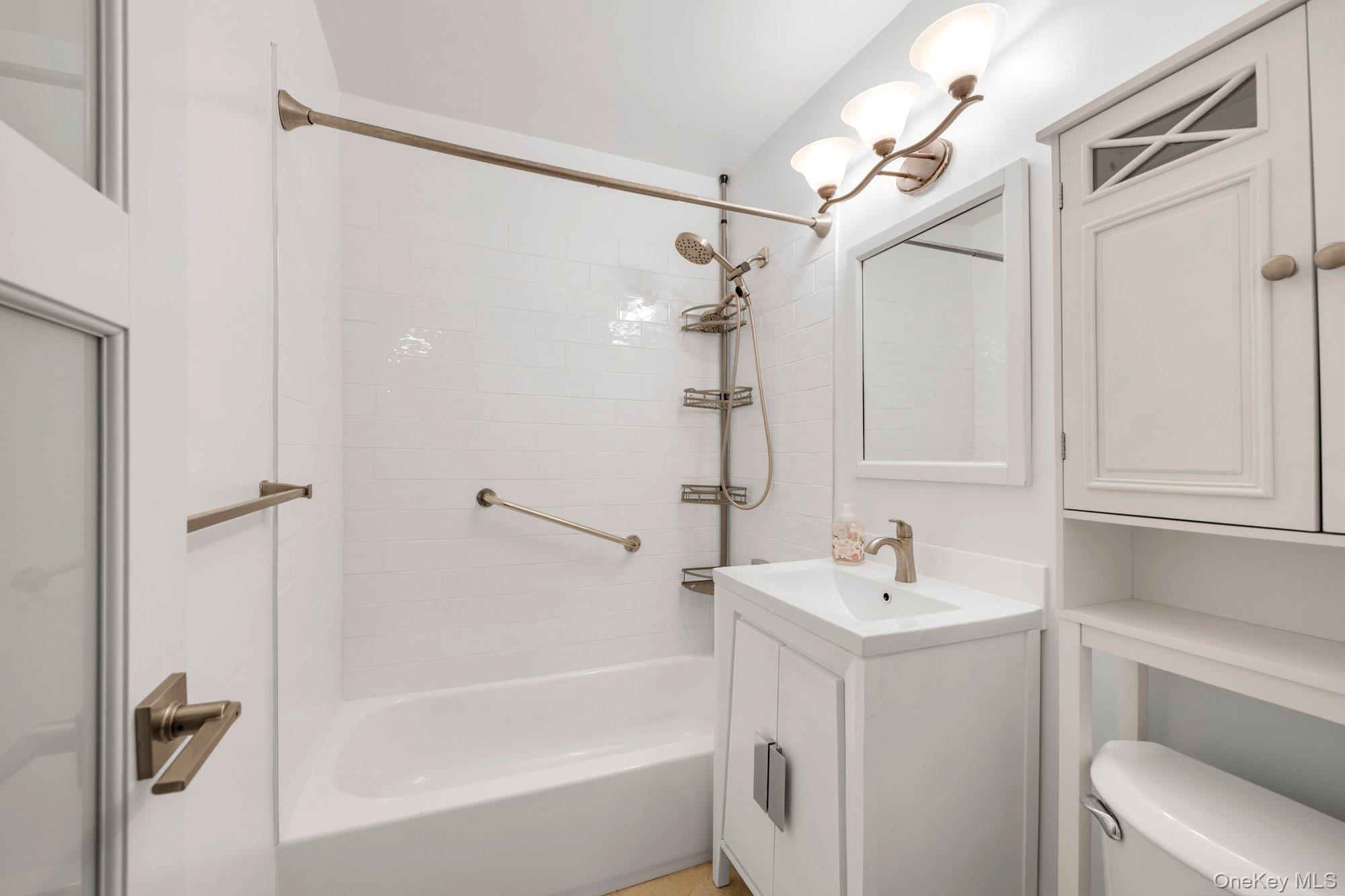 1841 Central Park Avenue Unit: 8G
